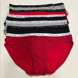 Tommy Hilfiger Women's Multicolor Briefs Set. Size: Medium. Pack of 6